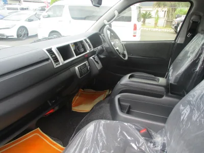 2025 Toyota Hiace 2.7 Grand Cabin 10 Seates