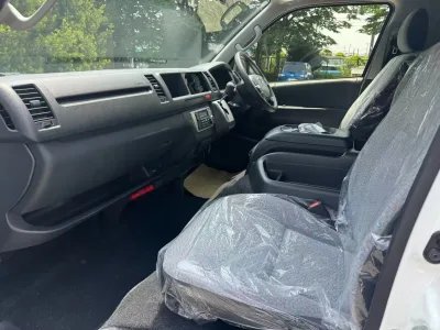 2025 Toyota Hiace Commuter – 2.8 GL Diesel Turbo