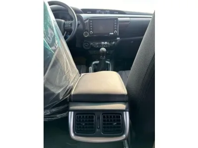 2025 Toyota Hilux SR5 Double Cab 4x4 LHD Full option