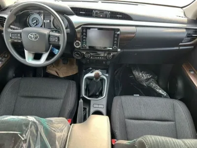 2025 Toyota Hilux SR5 Double Cab 4x4 LHD Full option