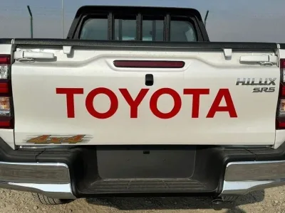 2025 Toyota Hilux SR5 Double Cab 4x4 LHD Full option
