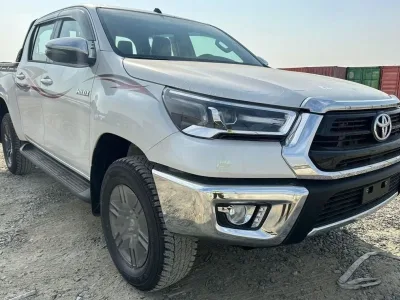 2025 Toyota Hilux SR5 Double Cab 4x4 LHD Full option