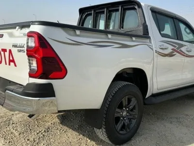 2025 Toyota Hilux SR5 Double Cab 4x4 LHD Full option