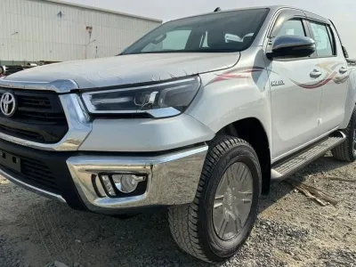 2025 Toyota Hilux SR5 Double Cab 4x4 LHD Full option