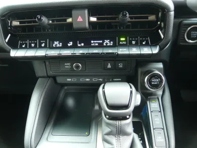 2025 Toyota Land Cruiser 250 2.8 ZX Diesel Turbo for export from Japan