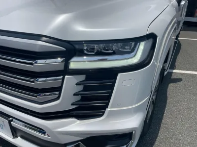 2025 Toyota Land Cruiser 300 ZX 4WD – Luxury Flagship for export from Japan