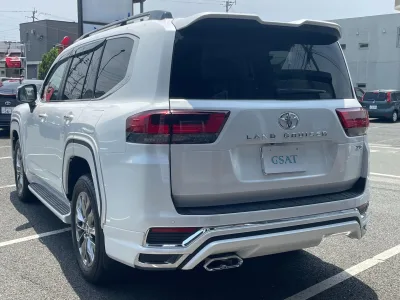 2025 Toyota Land Cruiser 300 ZX 4WD – Luxury Flagship for export from Japan