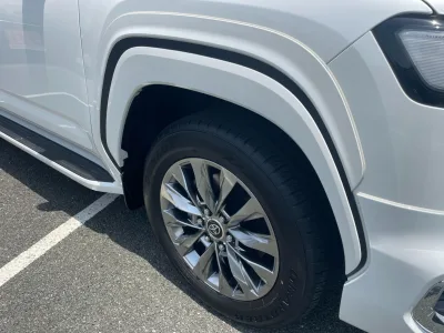 2025 Toyota Land Cruiser 300 ZX 4WD – Luxury Flagship