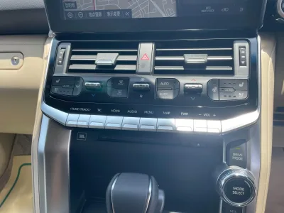 2025 Toyota Land Cruiser 300 ZX 4WD – Luxury Flagship