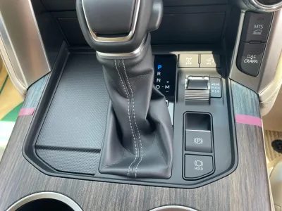 2025 Toyota Land Cruiser 300 ZX 4WD – Luxury Flagship