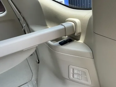 2025 Toyota Land Cruiser 300 ZX 4WD – Luxury Flagship