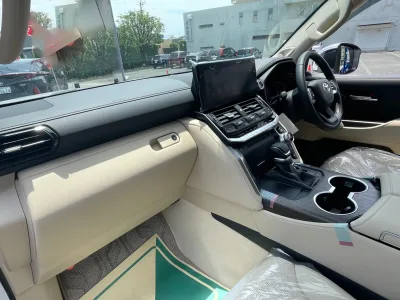 2025 Toyota Land Cruiser 300 ZX 4WD – Luxury Flagship