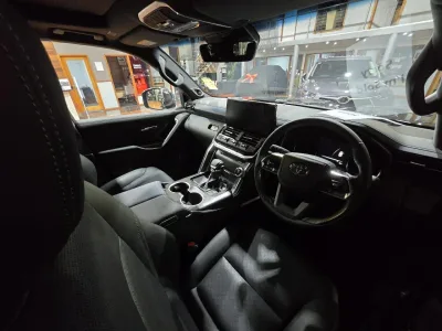 2025 Toyota Land Cruiser Sahara ZX (No.J1046) for export from Japan
