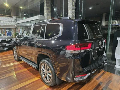 2025 Toyota Land Cruiser Sahara ZX (No.J1046)