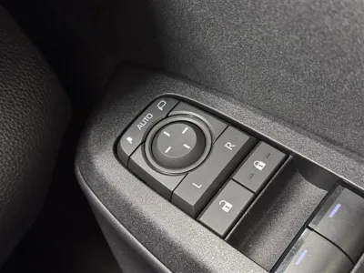 2025 Toyota Yaris cross G grade plugin hybrid