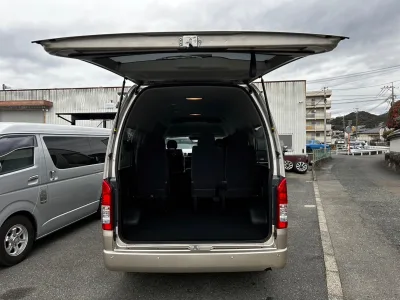2026 Toyota Hiace 2.7 Grand Cabin 10 Seater for export from Japan