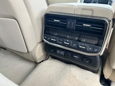 2025 Toyota Land Cruiser Sahara – The Ultimate 7-Seater Luxury SUV (No.J1047) for export from Japan