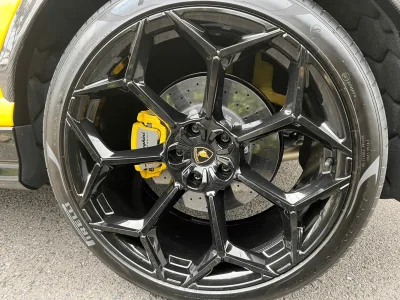 2025 Lamborghini Urus Performante: Unmatched Luxury and Performance SUV (No.960969) for export from Japan
