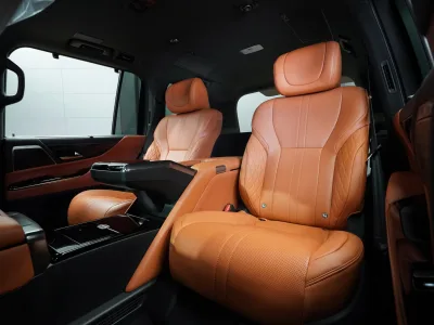 2025 Lexus LX 600 Executive 4WD - The Ultimate Luxury SUV (No.960999) for export from Japan