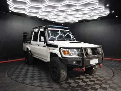 2020 Toyota Land Cruiser 79 LX V8 for export from Japan