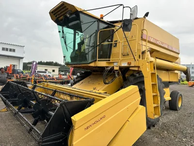 NEW HOLLAND TX36 Combine Harvester with Drivable HST control propler shaft nitrogen break system (No.J0837) for export from Japan