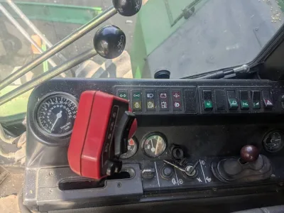 John Deere 1188 Hydro/4 Combine Harvester (No.J0996) for export from Japan