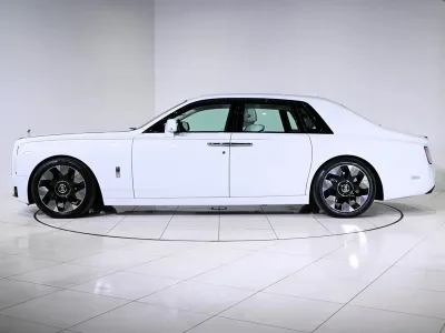 2025 Rolls-Royce Phantom The Pinnacle of Luxury and Sophistication (No.109991) for export from Japan