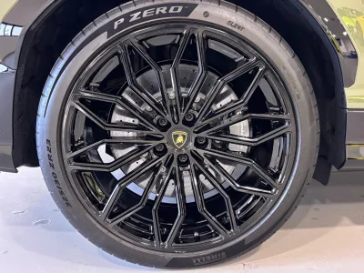 2025 Lamborghini Urus SE 4WD RHD – Verde Turbine Lucido for export from Japan