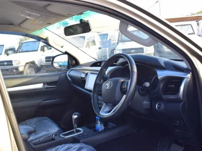2020 Toyota Hilux Pickup  Push start leather electric Green (No.830780) for export from Japan