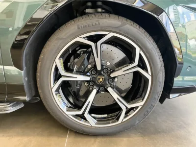 2021 Lamborghini Urus – Pre-Owned Super SUV for export from Japan