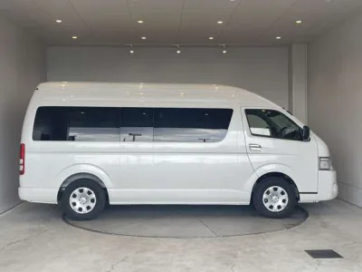 2026 Toyota Hiace Commuter GL 14-Seater 2.8L Diesel Auto for export from Japan