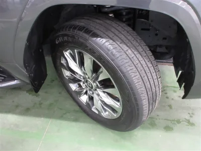 2022 Toyota Land Cruiser 300 ZX 3.3 Diesel Turbo 4WD for export from Japan