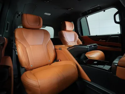 2025 Lexus LX 600 Executive 4WD - The Ultimate Luxury SUV (No.960999) for export from Japan