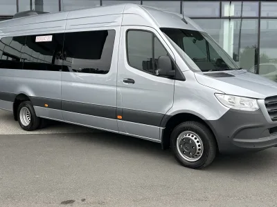 2026 Mercedes-Benz Sprinter 519 ELWB Minibus RWD — 17 Seats for export from Japan