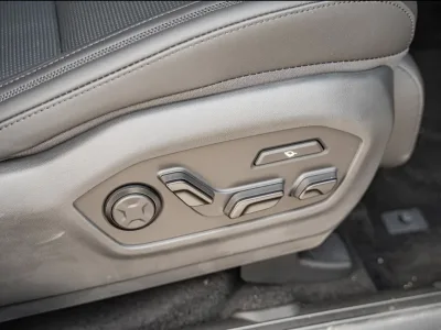 2025 Hyundai Santa Fe Hybrid Calligraphy AWD for export from Japan