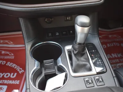 2019 Toyota kluger push start (No.830771) for export from Japan