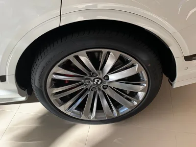 2023 Bentley Bentayga Speed W12 SUV ( Final Manufacture ) No.J0811 for export from Japan