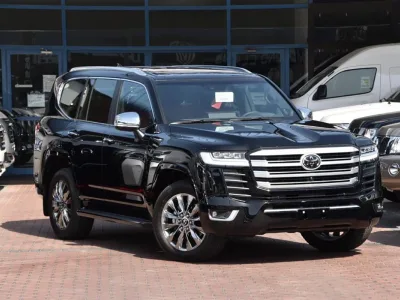 2025 Toyota Land Cruiser LC300 Twin Turbo VXR 3.5 (No.830723) for export from Japan