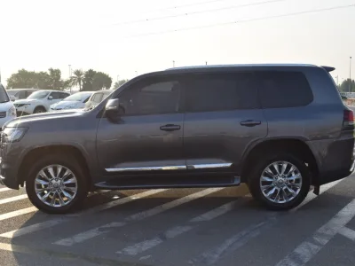 2016 Toyota LandCruiser full option 4.4L 7 seater (No. 830479) for export from Japan