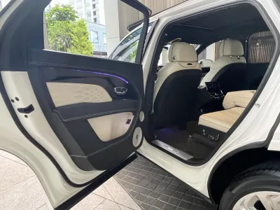 2025 BENTLEY BENTAYGA EWB AZURE (No.103838) for export from Japan