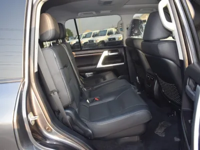 2016 Toyota LandCruiser full option 4.4L 7 seater (No. 830479) for export from Japan