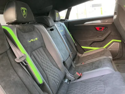 2025 Lamborghini Urus Performante: The Pinnacle of Luxury and Performance (No.960968) for export from Japan