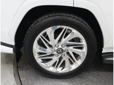 2023 Lexus LX600 EXECUTIVE Sonic Quartz 4 Seater for export from Japan