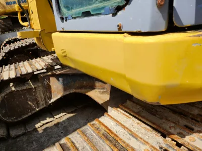 Komatsu  Excavator Machinery 2004  (No-J0705) for export from Japan