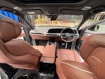 2026 Cadillac Vistiq (ELECTRIC VEHICLE) Platinum AWD for export from Japan
