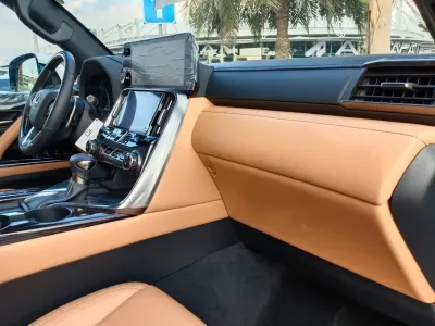 Lexus  LX500d (No-830718) for export from Japan