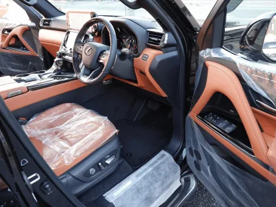 2025 Lexus LX 600 Executive AWD Levinson 4-Seater (No.960732) for export from Japan