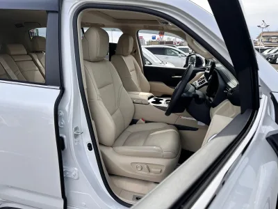 2025 Toyota Land Cruiser LC300 ZX (J01049) for export from Japan