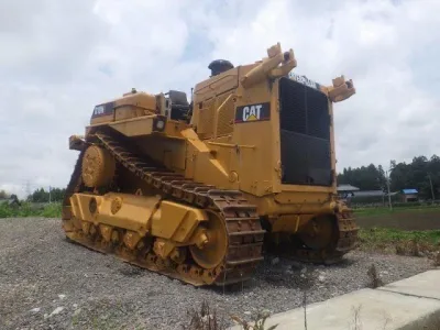 Caterpillar for export from Japan