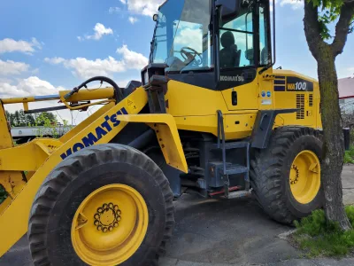 Komatsu for export from Japan
